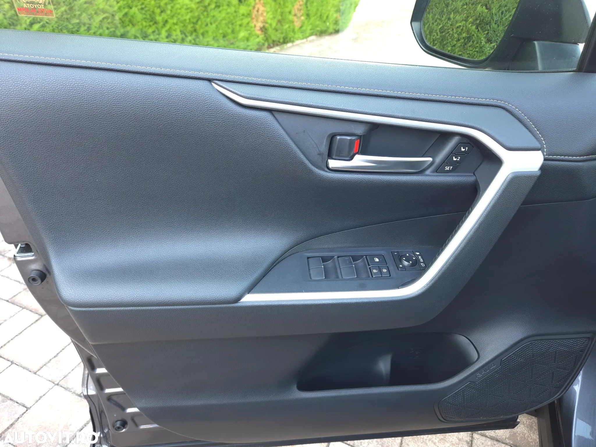 Toyota RAV4 2.5 4x4 Hybrid Lounge - 11