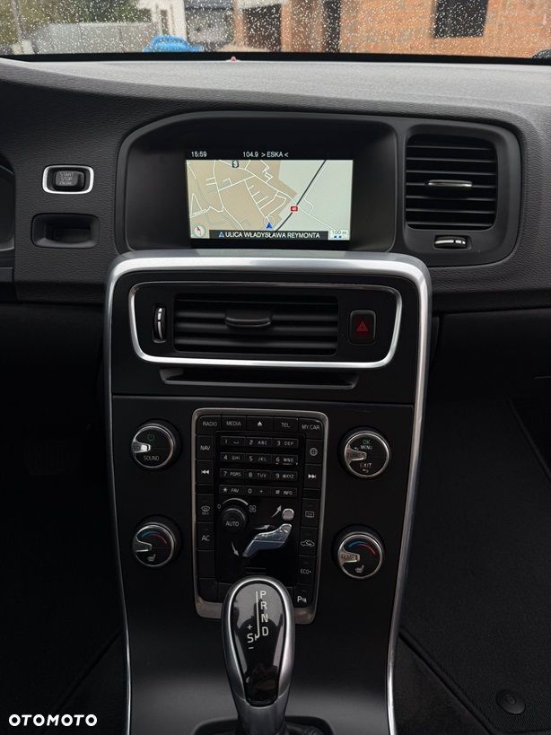 Volvo V60 Cross Country D3 Geartronic Momentum - 13