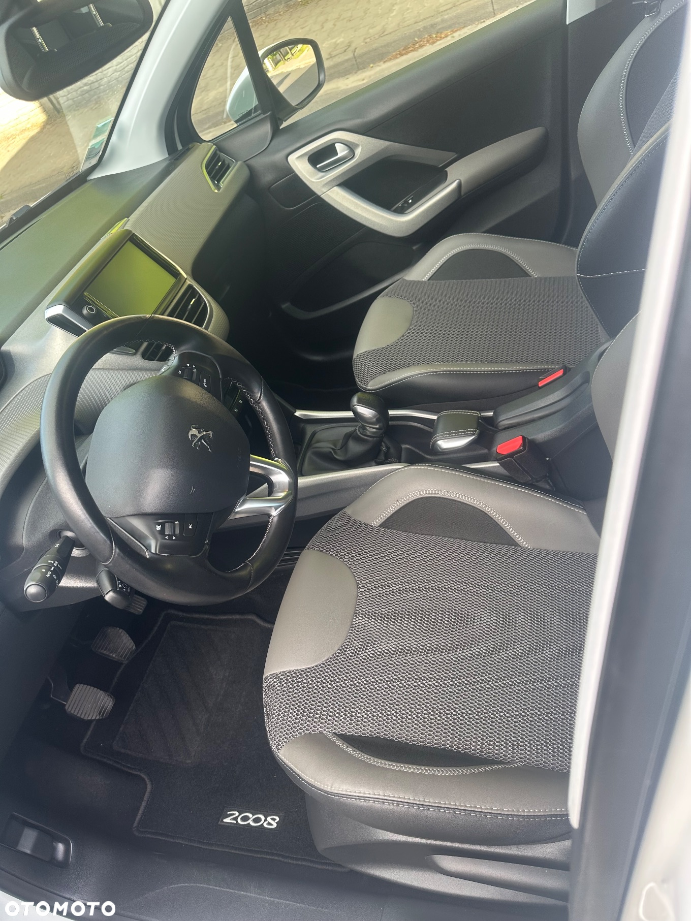 Peugeot 2008 PureTech 82 Allure - 11