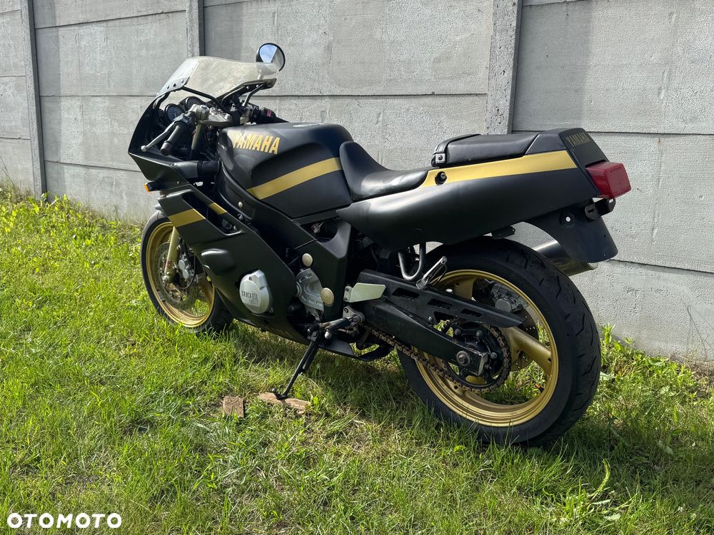 Yamaha FZR - 8
