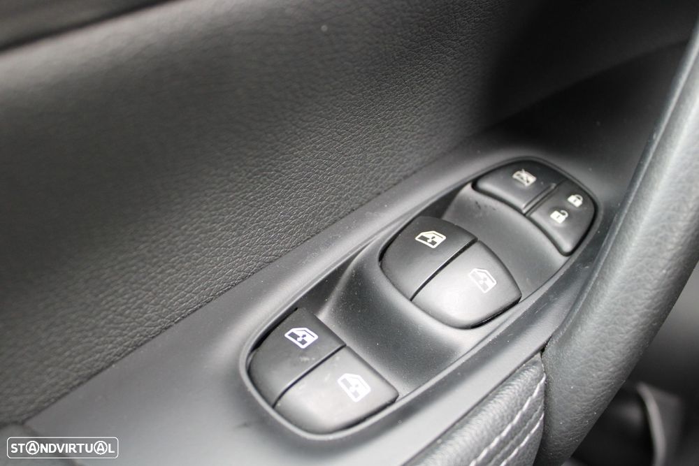 Nissan Qashqai 1.3 DIG-T N-Connecta - 32