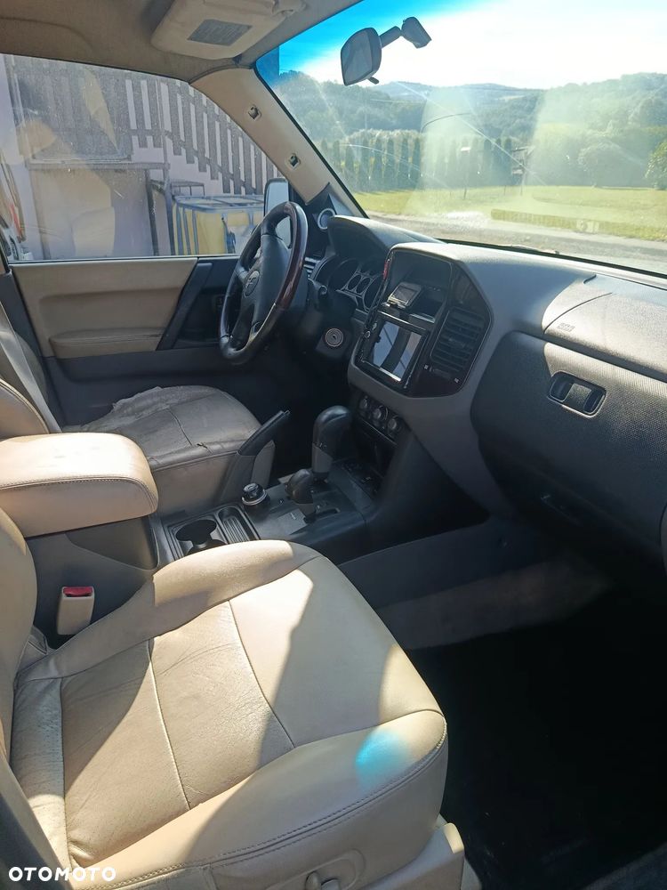 Mitsubishi Pajero - 7