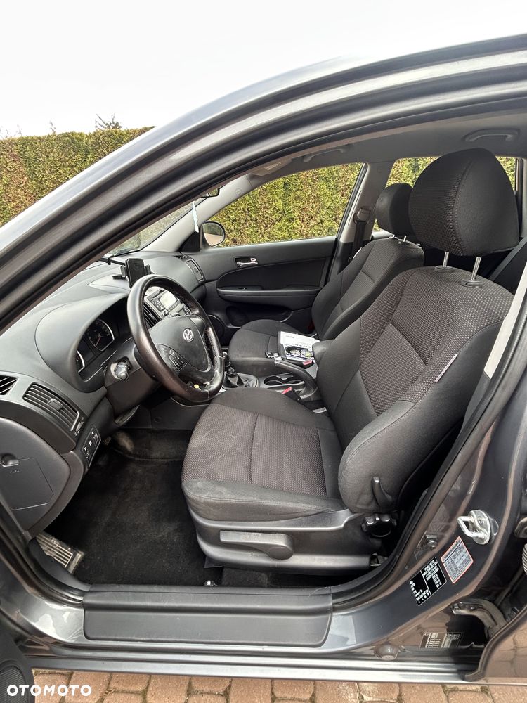 Hyundai i30 1.6 CRDi Comfort EU5 - 8