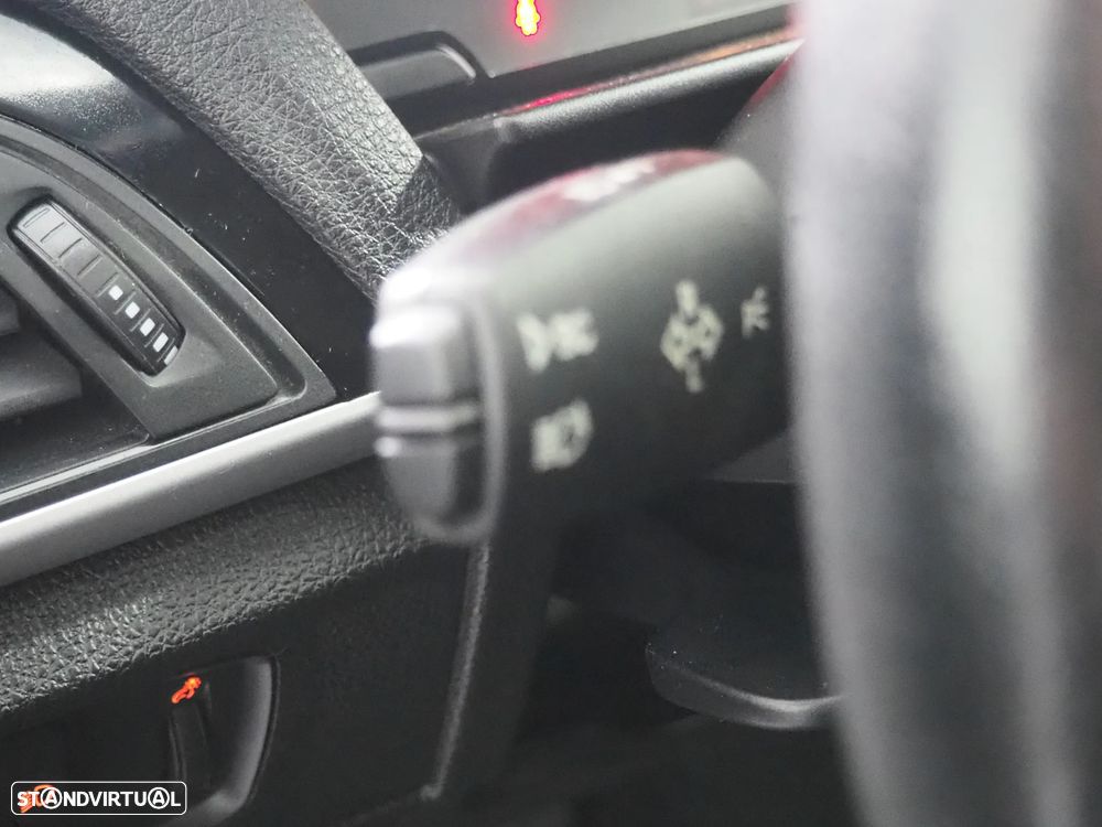 BMW 118 dA Pack M - 21