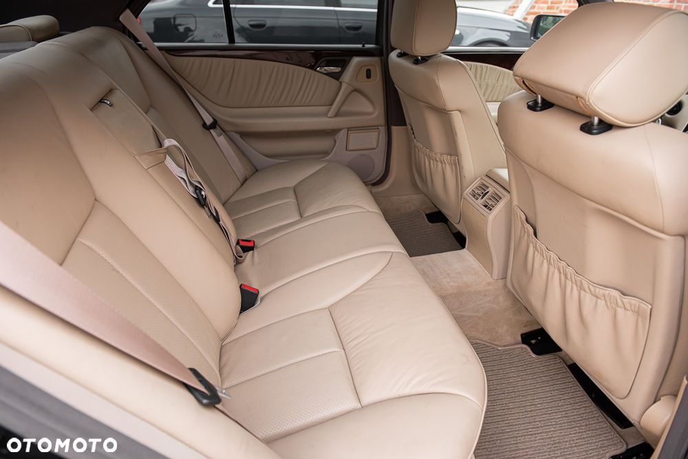 Mercedes-Benz Klasa E - 25