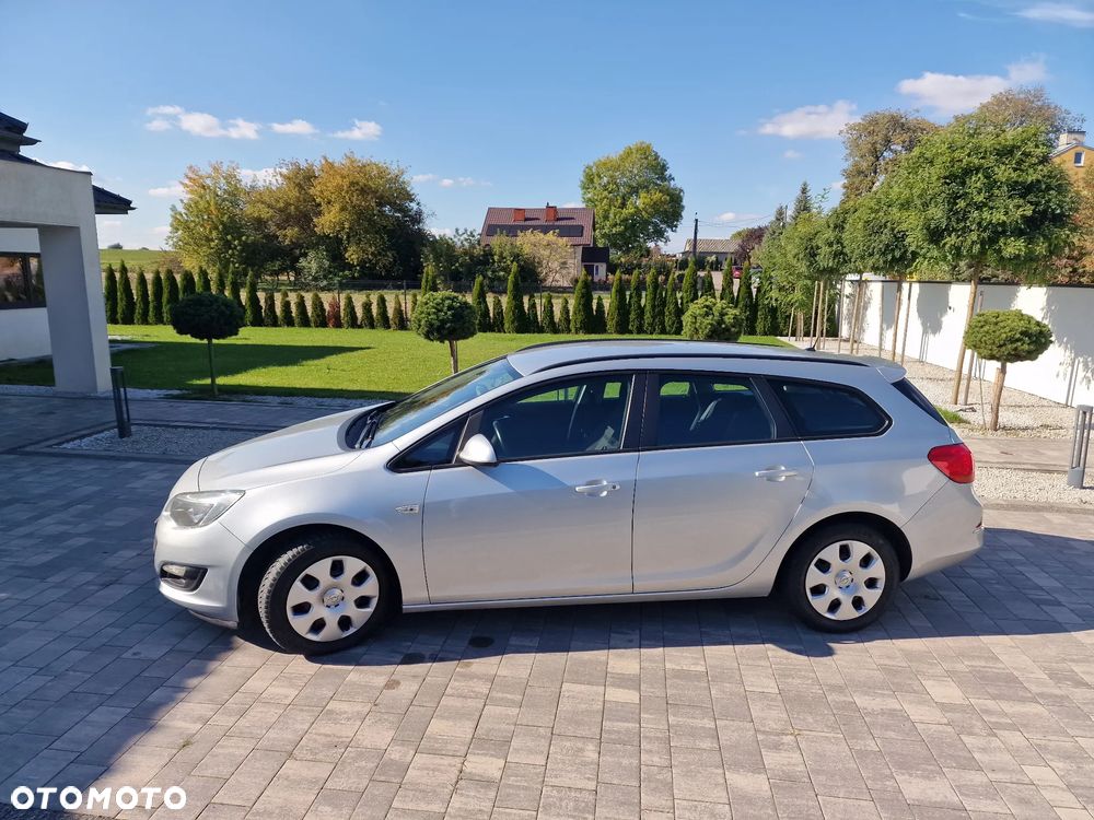 Opel Astra IV 1.4 T Essentia EU6 - 1