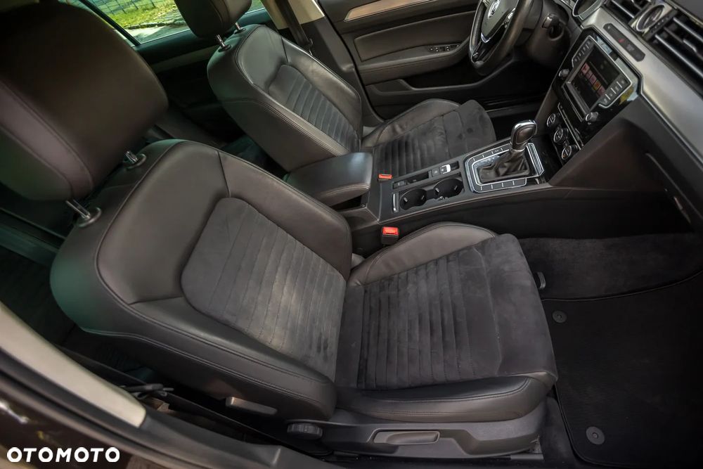 Volkswagen Passat 2.0 TDI SCR DSG Highline - 19