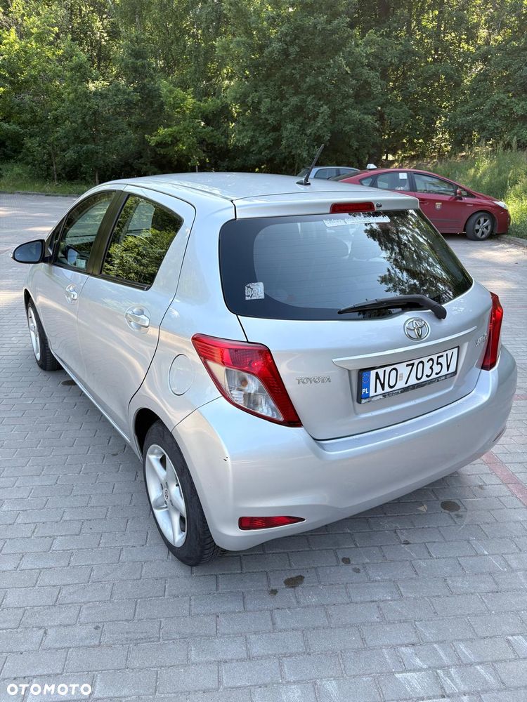 Toyota Yaris 1.33 Prestige - 4