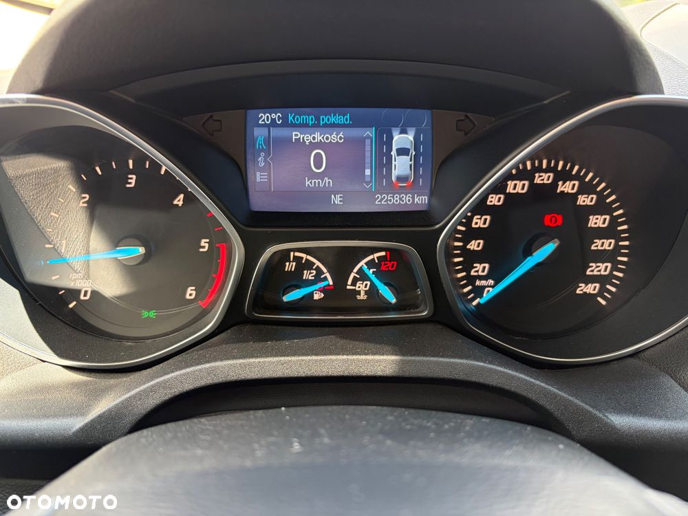 Ford Kuga 2.0 TDCi FWD Titanium - 39