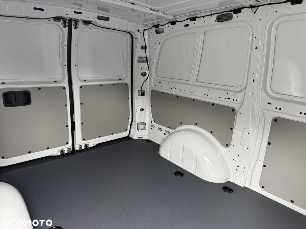 Mercedes-Benz eVito - 9