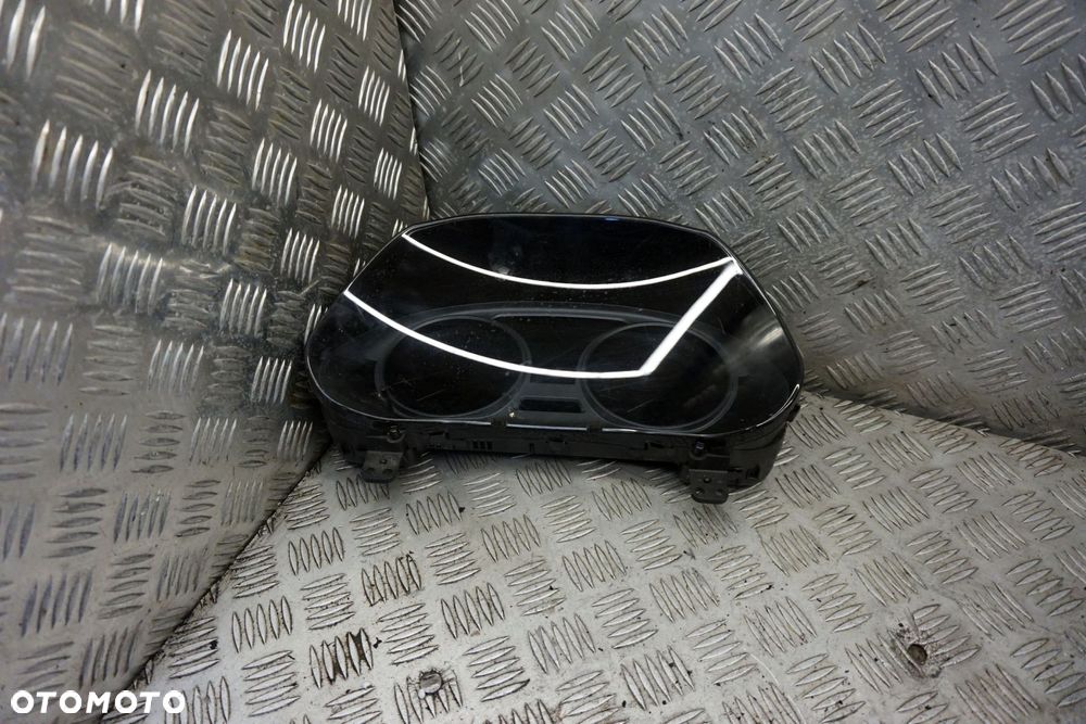 LICZNIK ZEGARY IS III E3  LEXUS 2013-2017 - 1