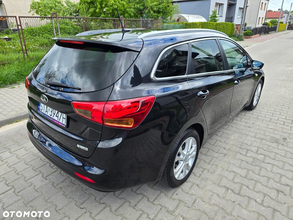 Kia Ceed 1.6 GDI Dream Team Edition - 6
