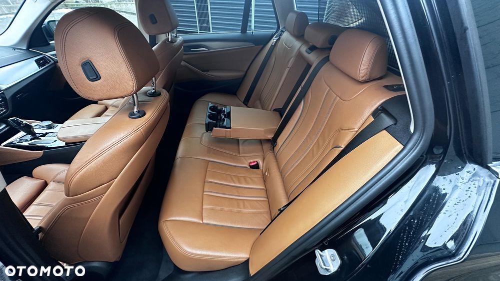 BMW Seria 5 520d Sport Line - 16