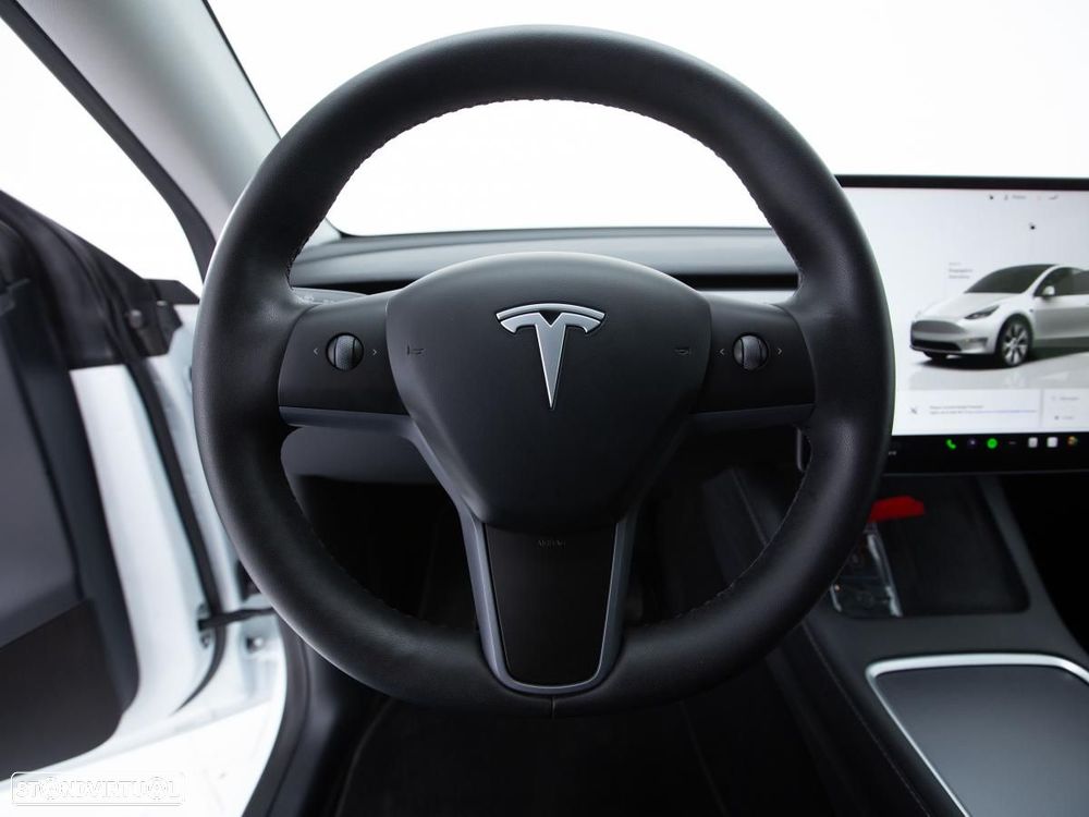 Tesla Model Y Long Range Dual Motor AWD - 18
