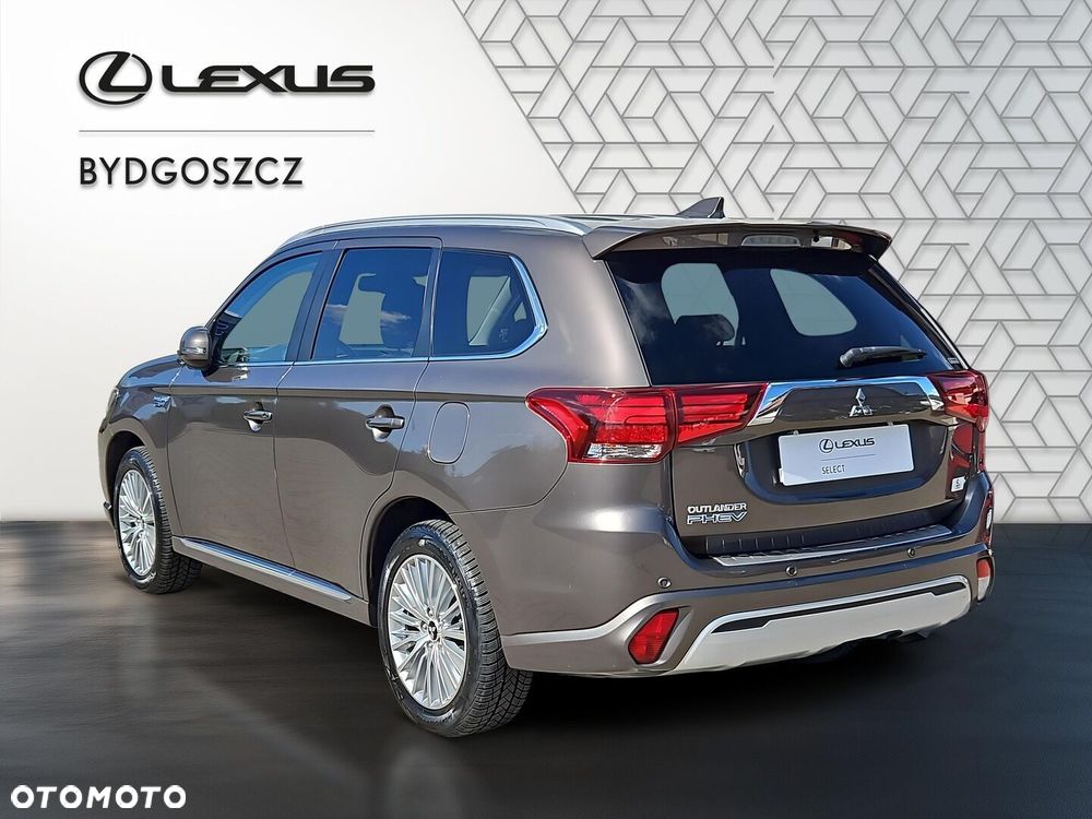 Mitsubishi Outlander - 5