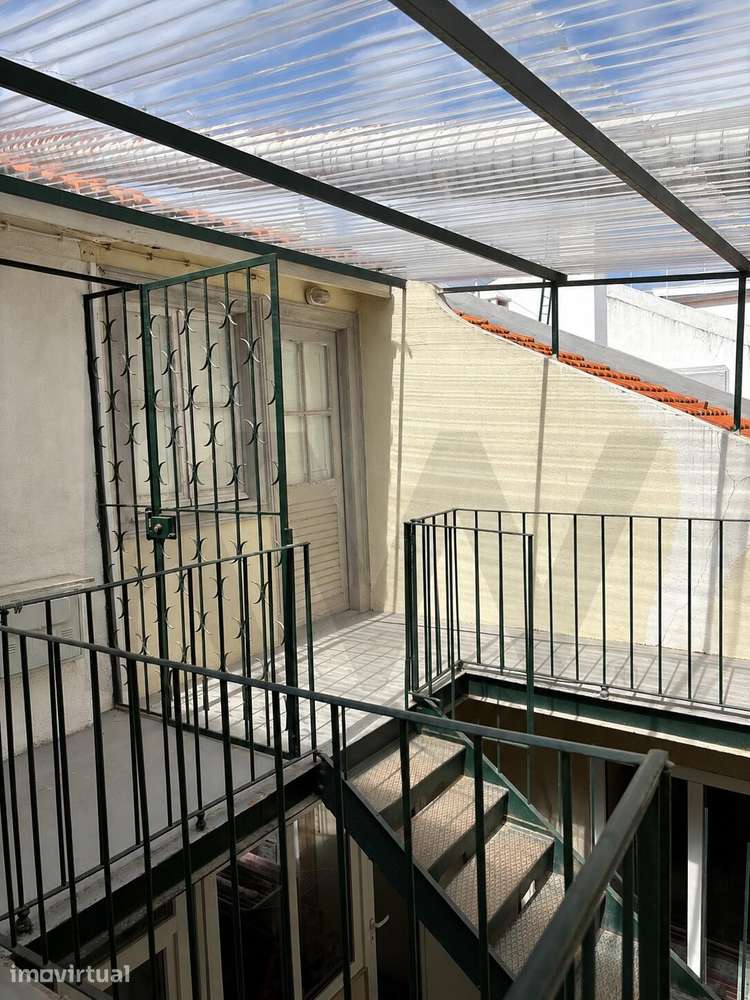 T1 Remodelado com Mezanino | Equipado e Mobilado | Rua Filipe Folque – - Grande imagem: 4/22