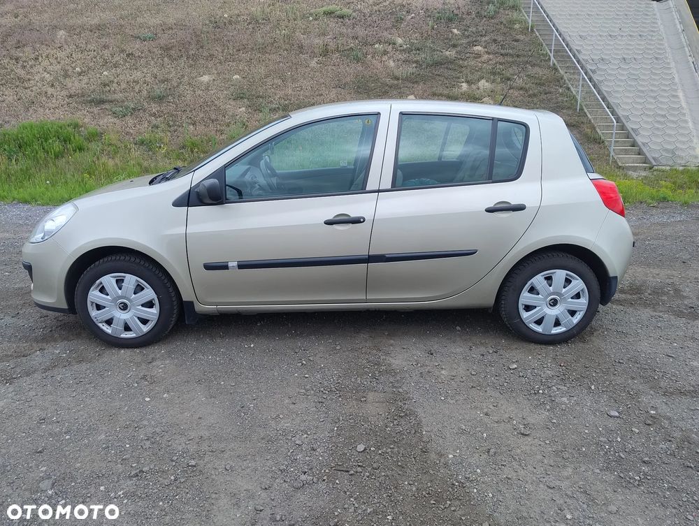 Renault Clio 1.2 16V Alize - 2
