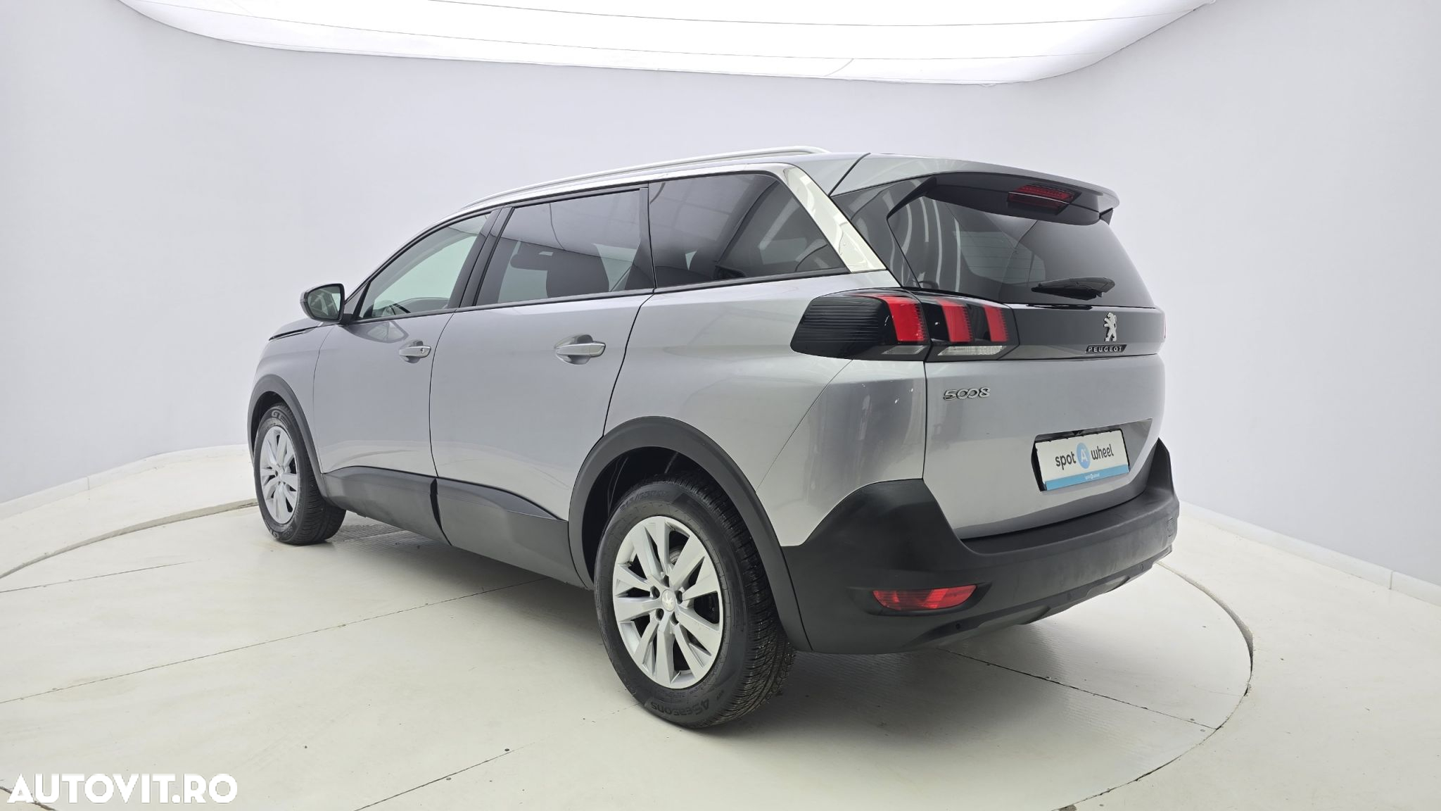 Peugeot 5008 - 8