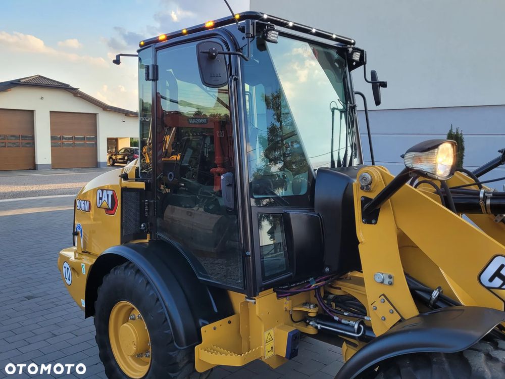 Caterpillar 906M / widły + łyżka otwierana / model 2022 r. / STAN IDEALNY / - 8