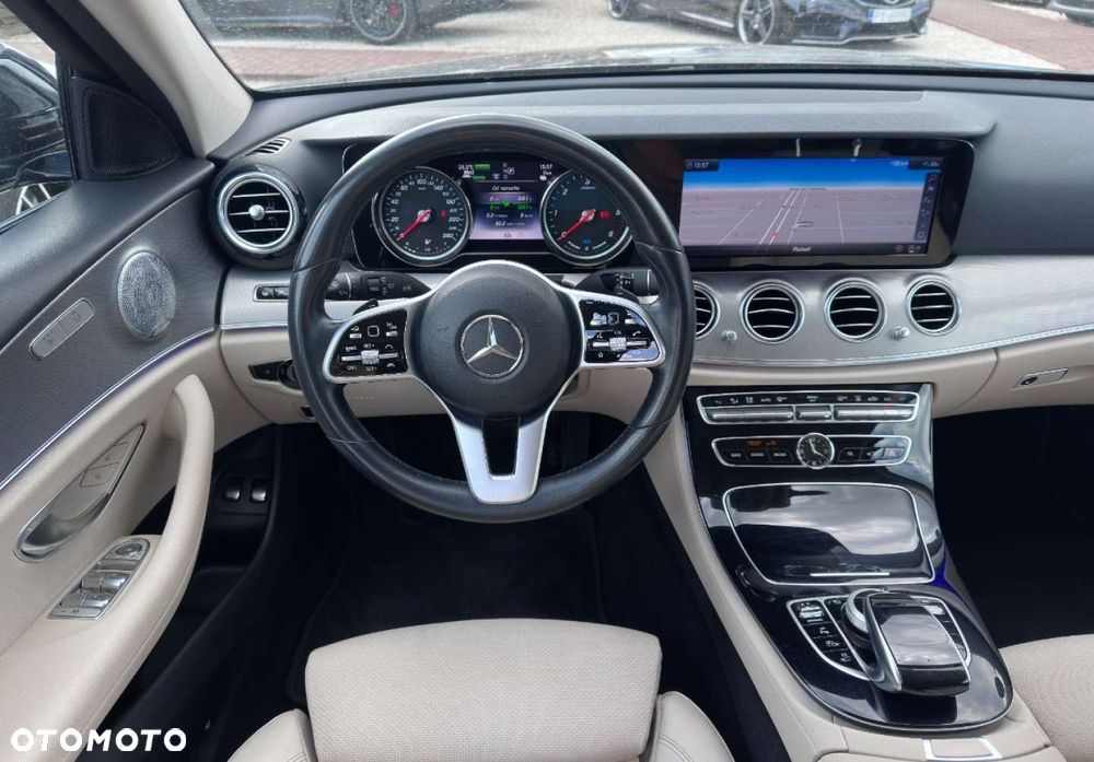 Mercedes-Benz Klasa E - 15