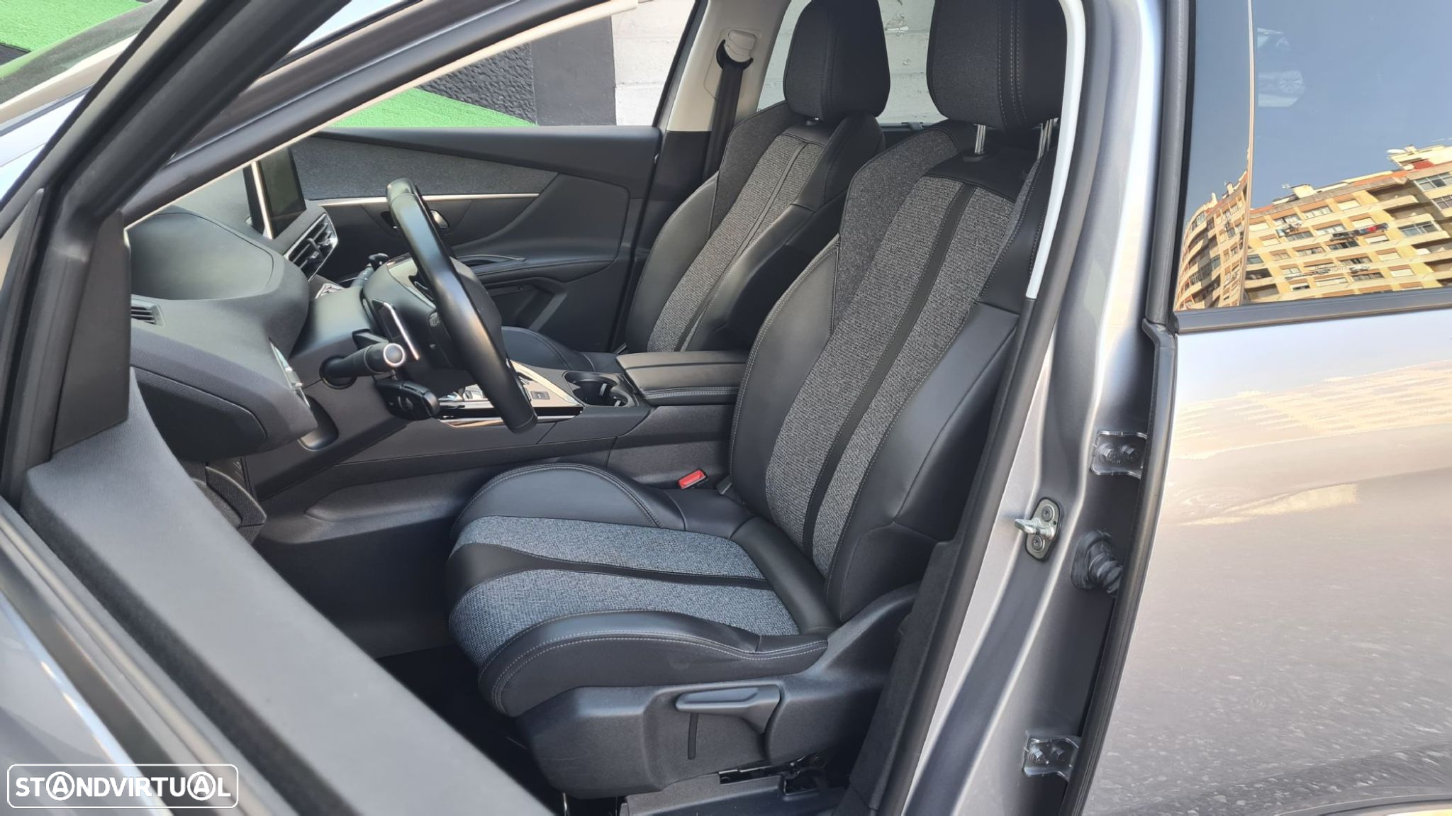 Peugeot 5008 1.5 BlueHDi Allure EAT8 - 40