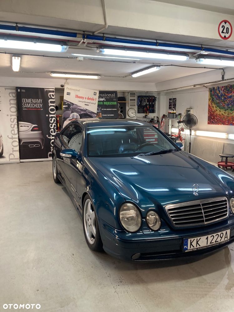 Mercedes-Benz CLK - 12