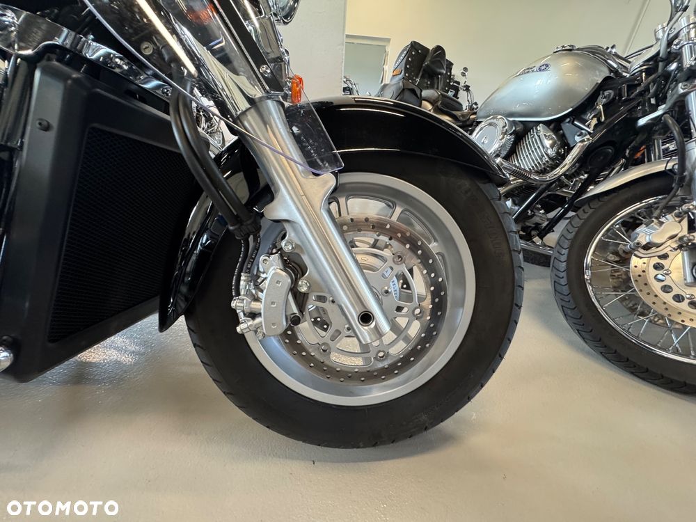 Suzuki Intruder - 6