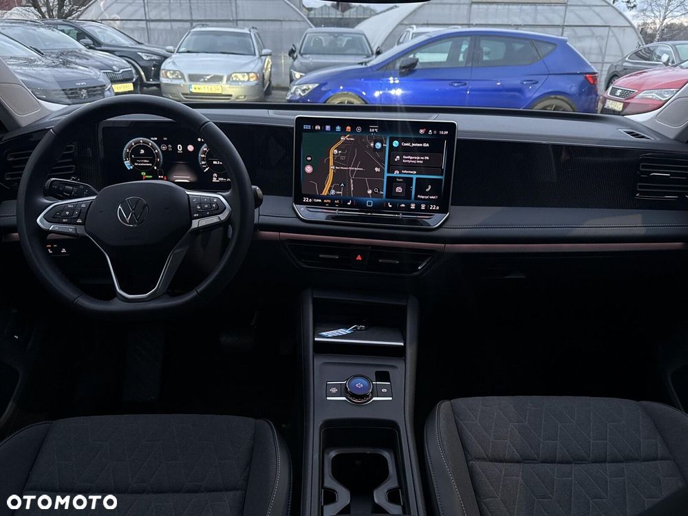 Volkswagen Tiguan - 11