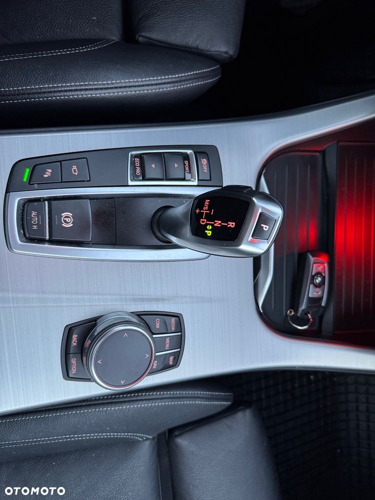 BMW X3 sDrive18d xLine - 16