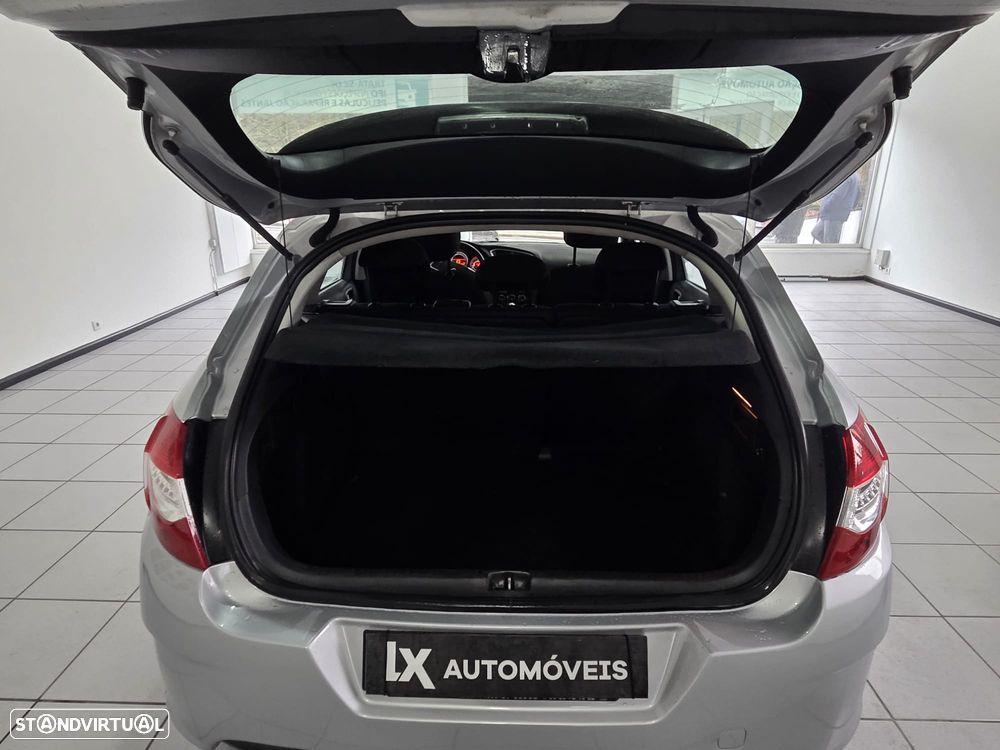 Citroën C4 1.6 HDi 110 SX - 13