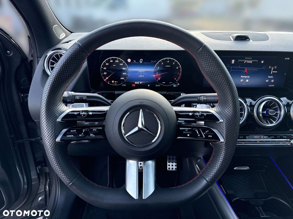 Mercedes-Benz GLA - 10