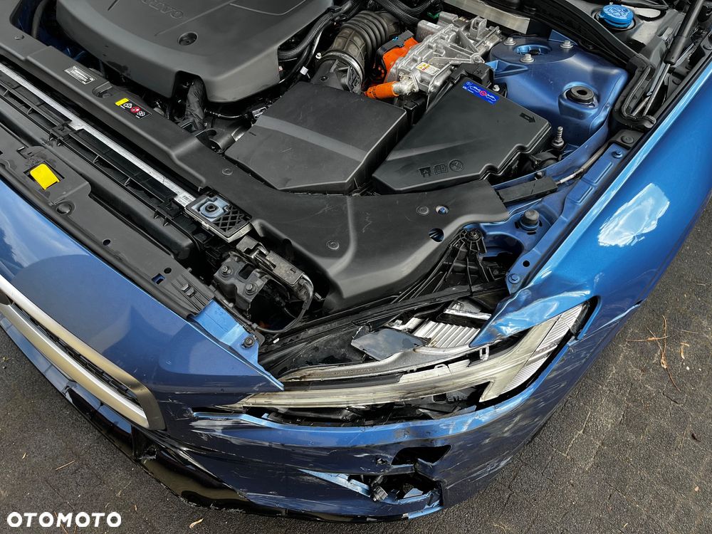 Volvo V60 T8 AWD Twin Engine Geartronic R-Design - 37