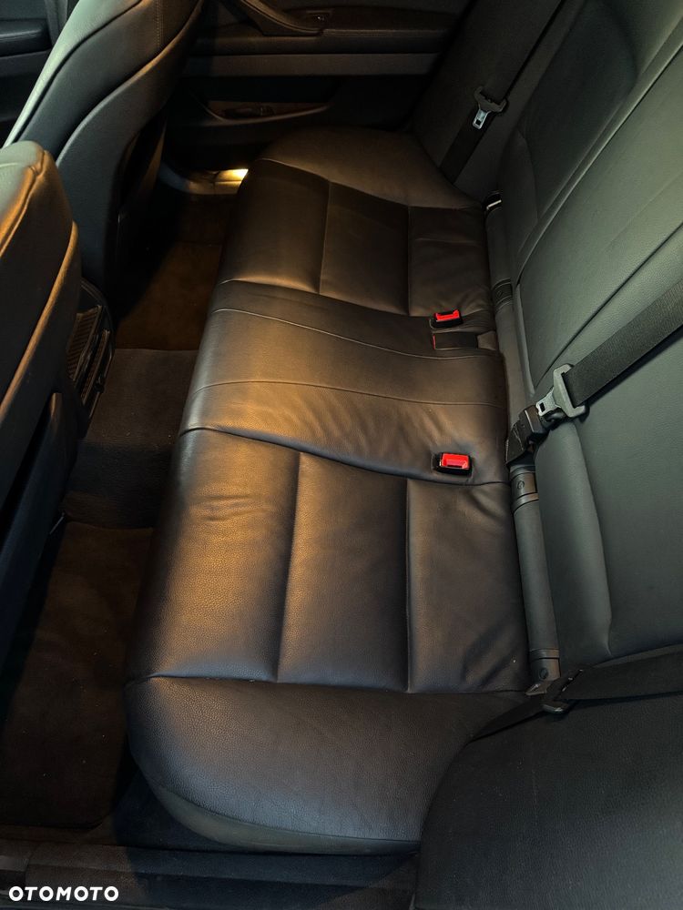 BMW Seria 5 523i Touring - 31