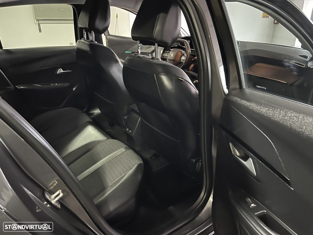 Peugeot 208 1.2 PureTech Allure - 10