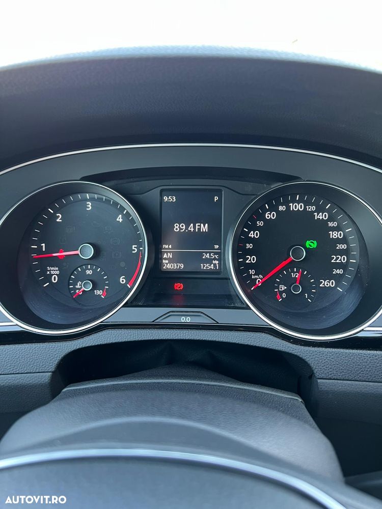 Volkswagen Passat 2.0 TDI DSG (BlueMotion Technology) Comfortline - 11