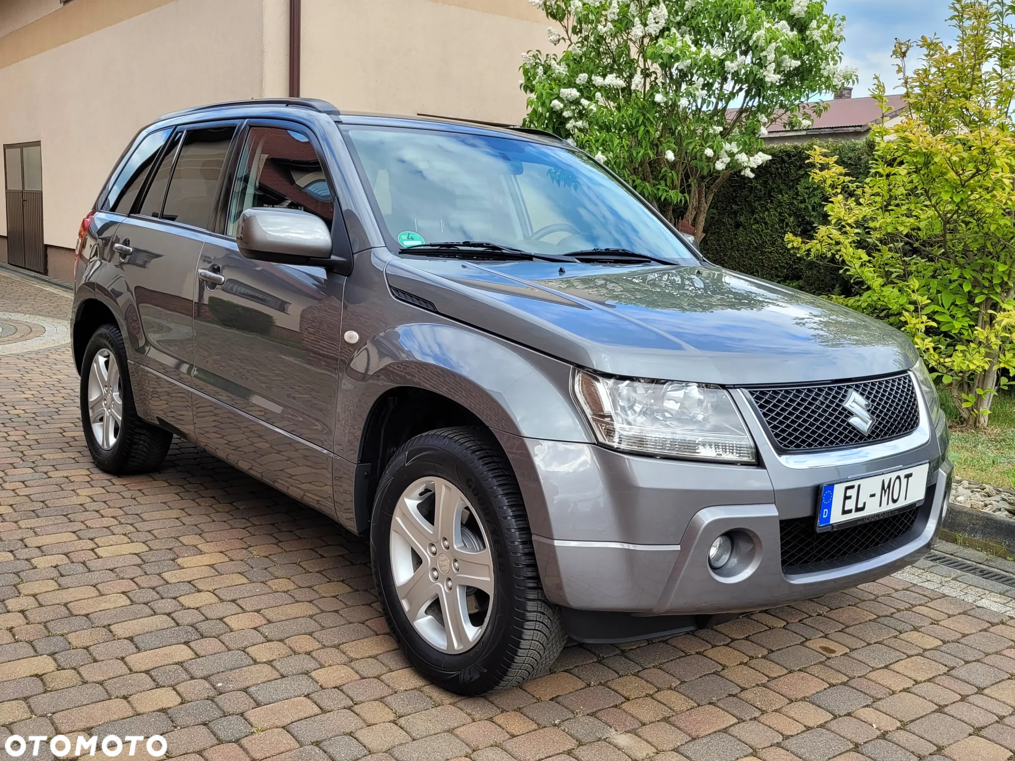 Suzuki Grand Vitara 2.0 Comfort + - 9