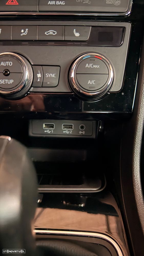 SEAT Leon 2.0 TSI DSG OPF FR - 9