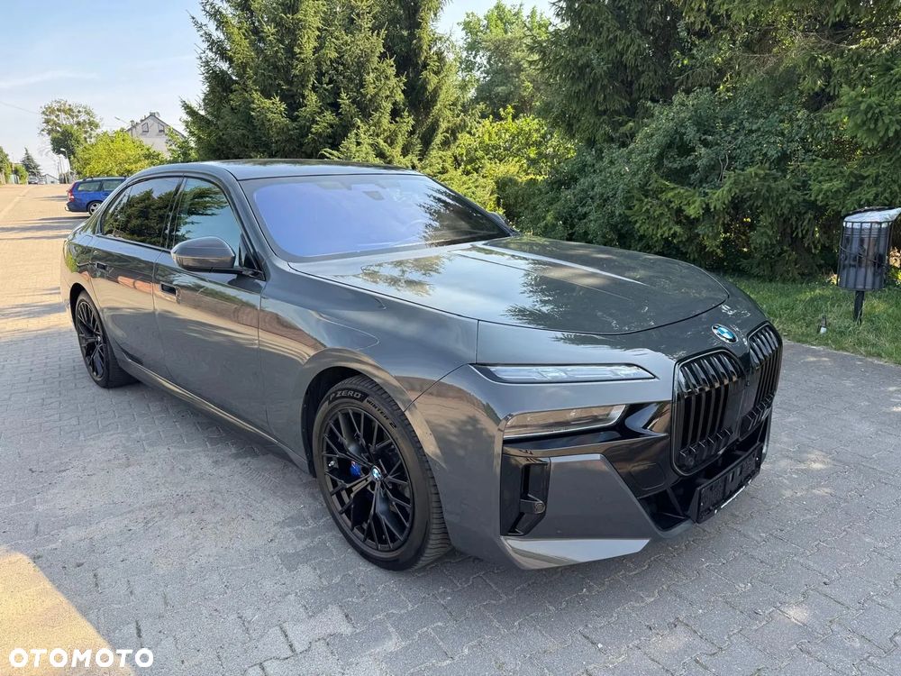 BMW Seria 7 2025 photo 5