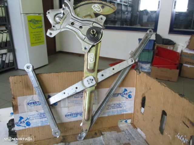 Elevador Sem Motor ELEVSM920 TOYOTA AVENSIS VERSO 2004 5P TE - 1