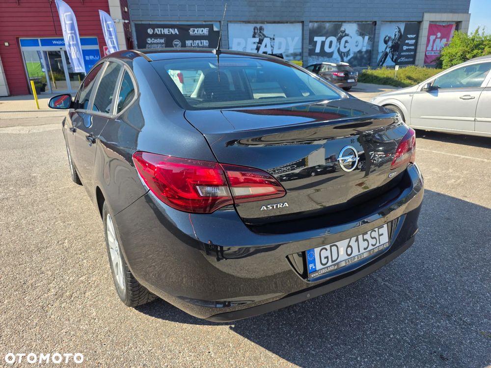 Opel Astra 1.7 CDTI Essentia - 11
