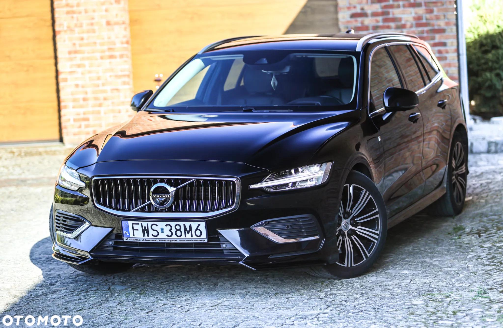 Volvo V60 T6 AWD Plug-In Hybrid Inscription - 4