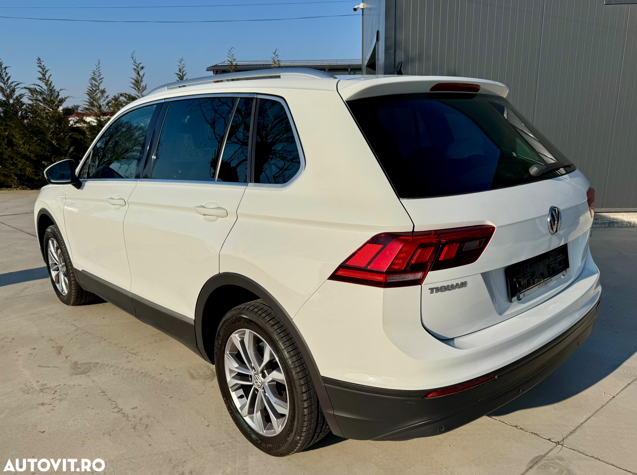 Volkswagen Tiguan 2.0 TDI 4Mot DSG Trendline - 2
