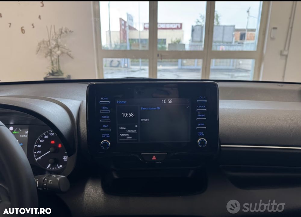 Toyota Yaris Hybrid 130 1.5 VVT-i Premiere Edition - 11