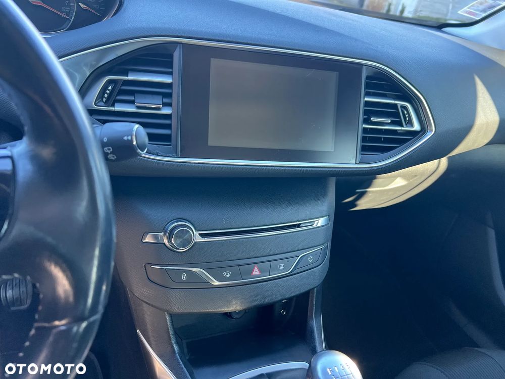 Peugeot 308 125 THP Active - 13