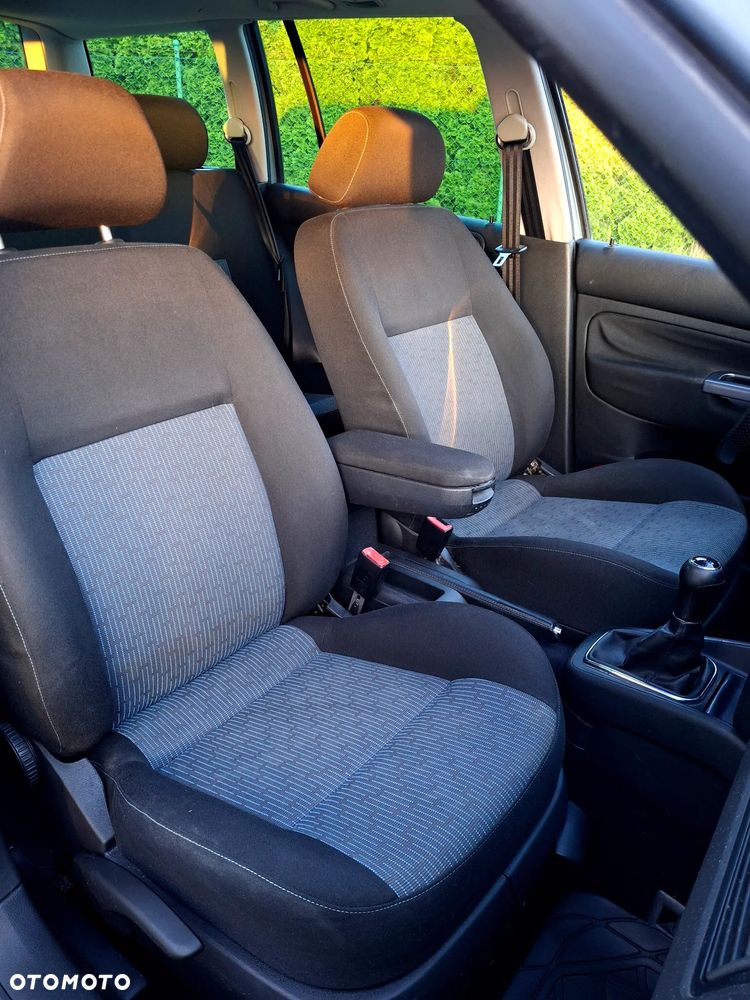 Volkswagen Golf - 6
