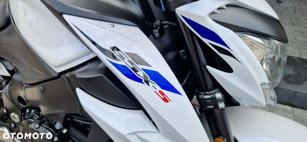 Suzuki GSX - 8