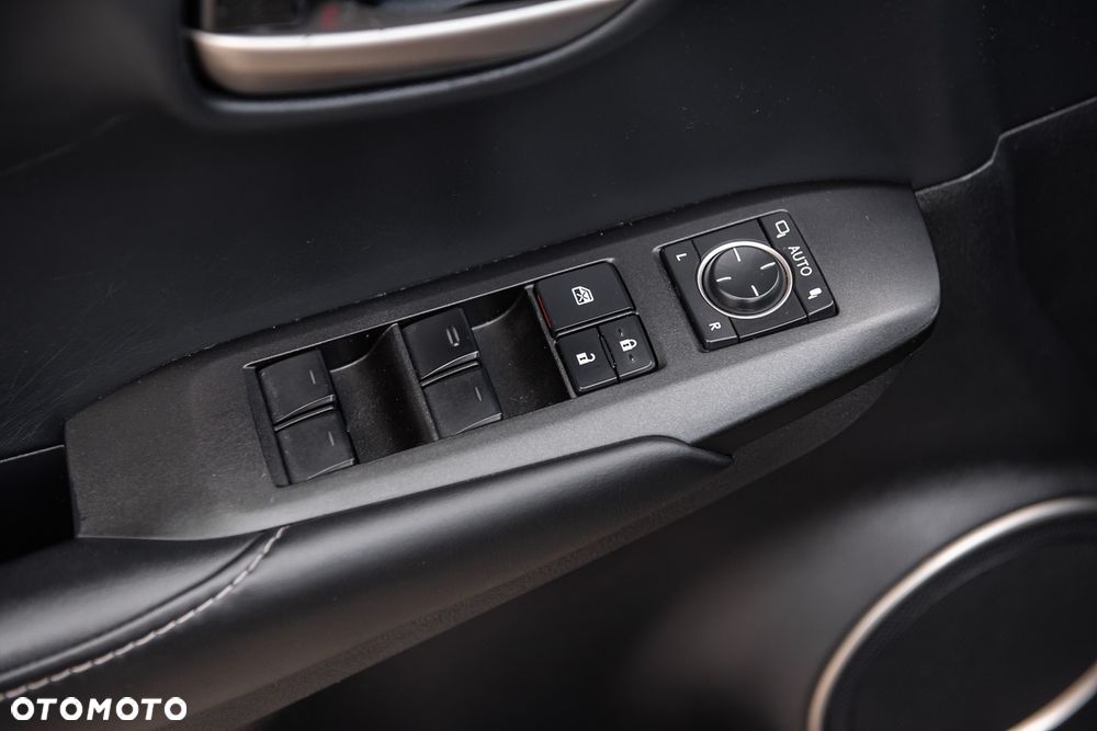 Lexus NX 300h Prestige AWD - 16