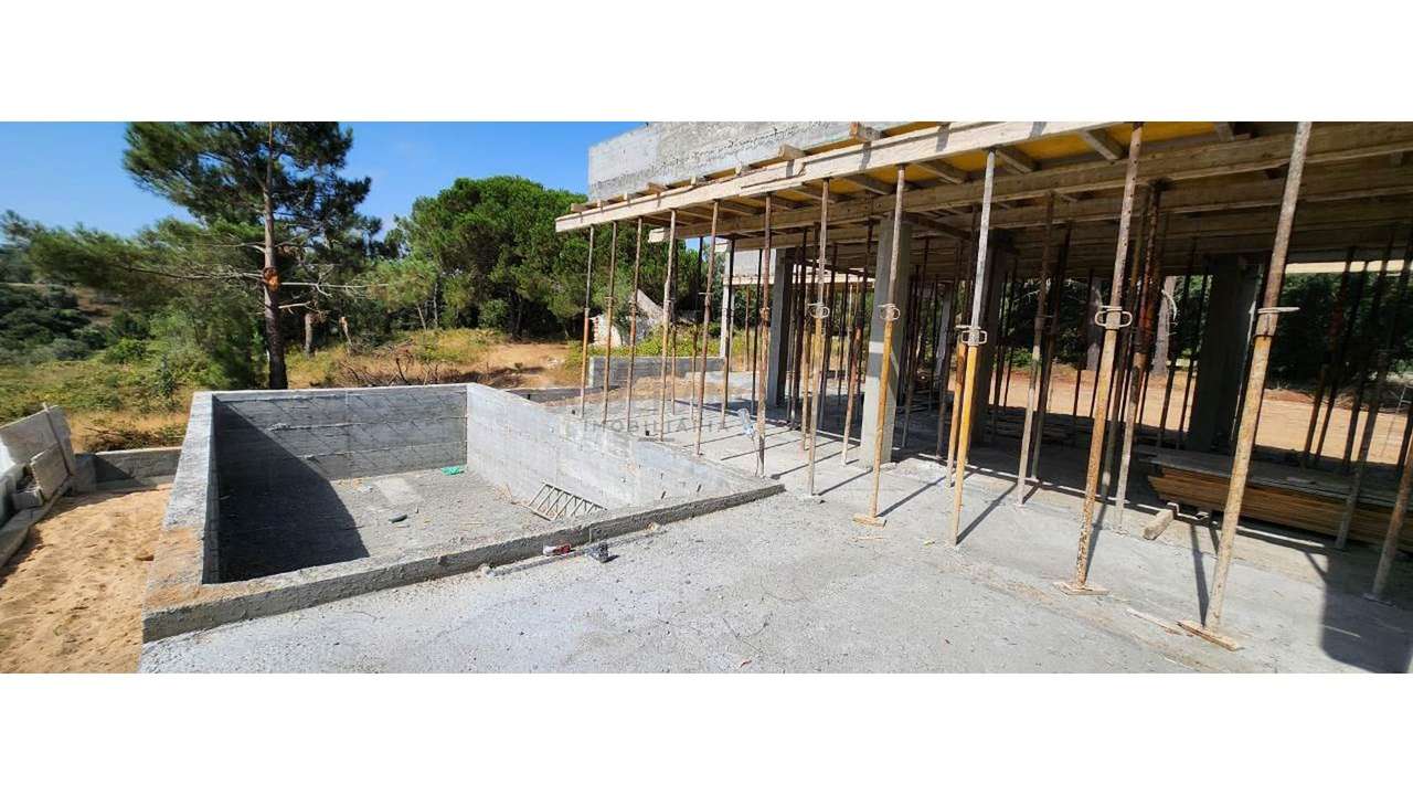 Moradia Isolada T3 em Sesimbra com piscina - Grande imagem: 2/24