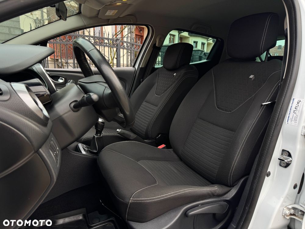 Renault Clio 1.2 16V Limited Plus - 12