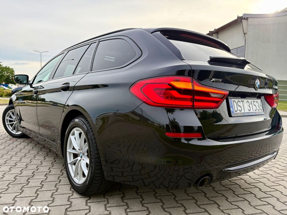 BMW Seria 5 520d xDrive Luxury Line sport - 4